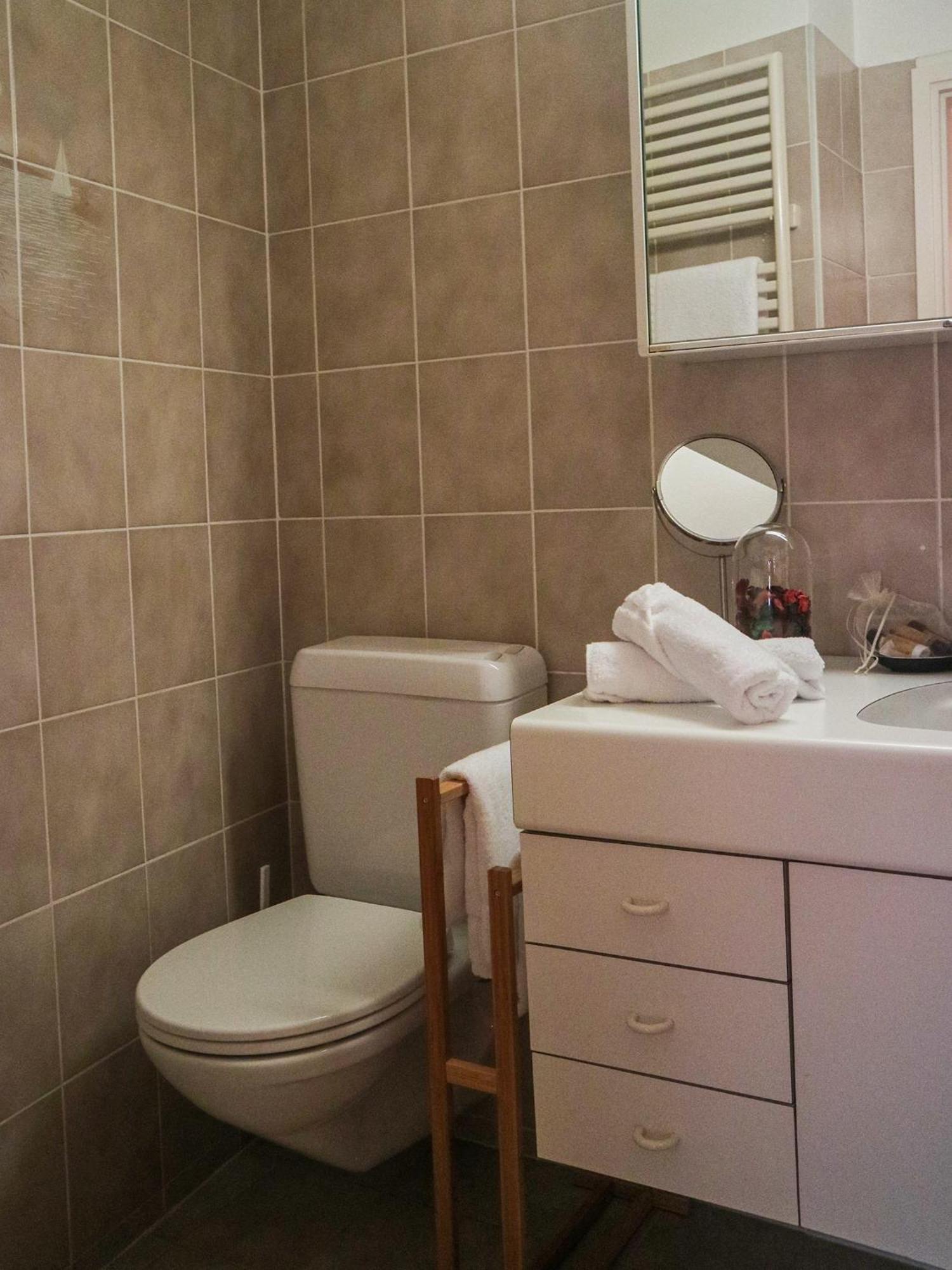 Wisteria House - Holiday Apartment Cadenazzo Kültér fotó